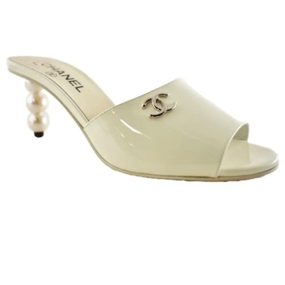 Chanel Ivory Pearl Heel Mules - Picture 2 of 8